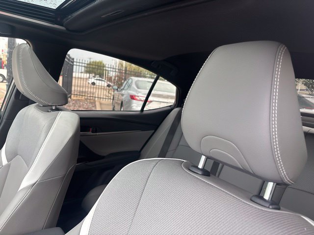 Used 2025 Toyota Camry SE w/ Convenience Package FWD image 9