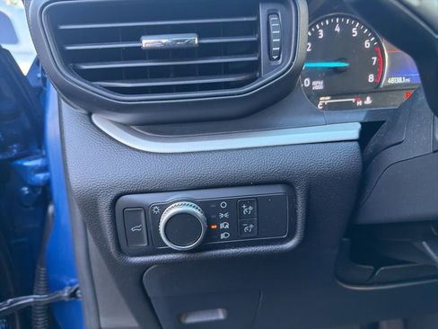 Used 2022 Ford Explorer XLT image 23