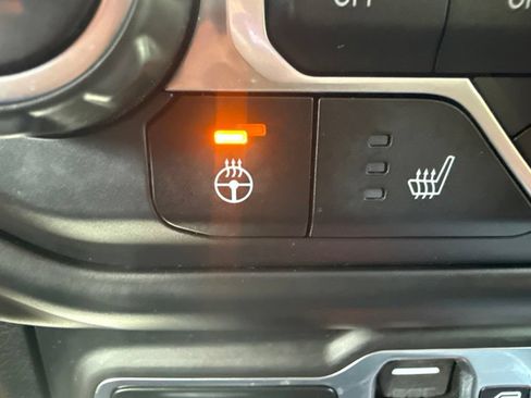 Used 2021 Jeep Gladiator Sport AWD/4WD image 29
