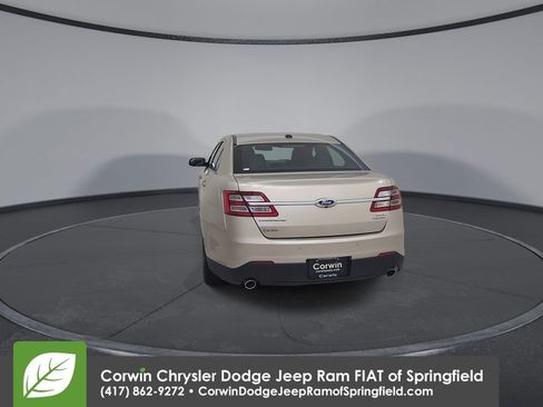 Used 2018 Ford Taurus SEL image 12