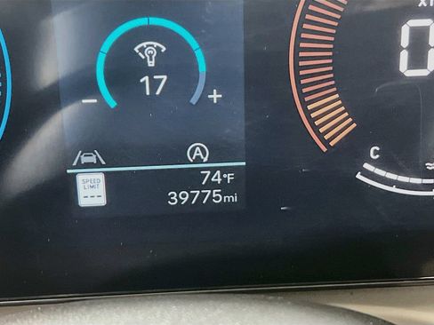 Used 2025 Hyundai Tucson SEL AWD/4WD image 11