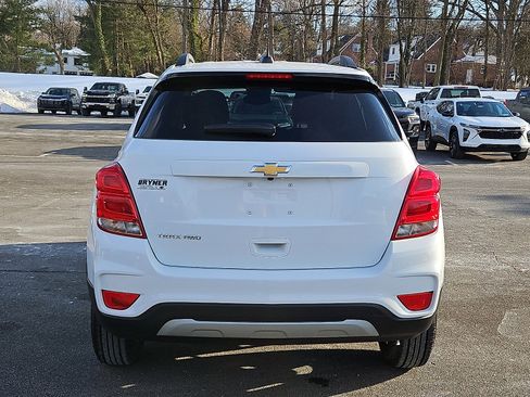 Used 2022 Chevrolet Trax LT w/ LT Convenience Package image 5