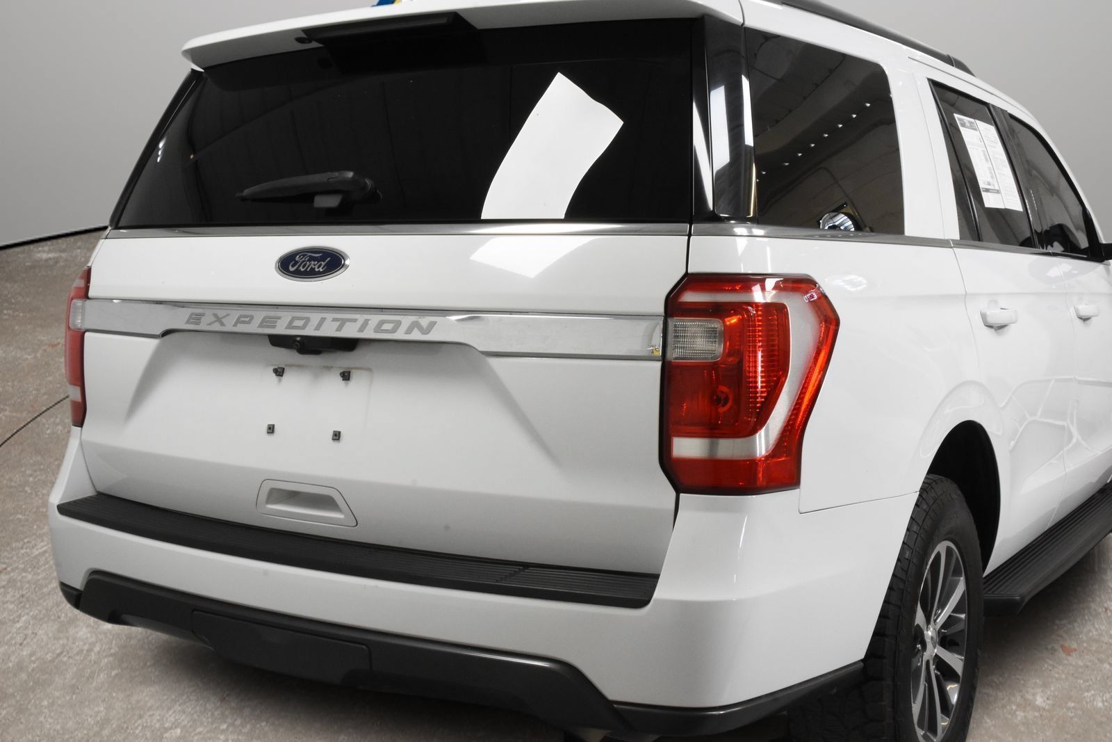Used 2020 Ford Expedition XL AWD/4WD image 3
