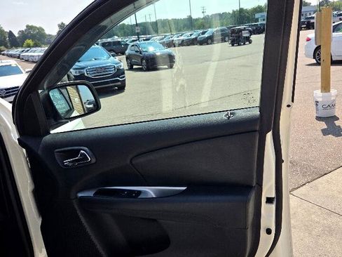 Used 2013 Dodge Journey SXT w/ Flexible Seating Group image 16