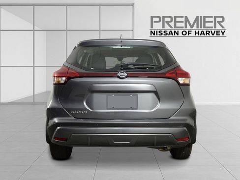 New 2025 Nissan Kicks Play S image 4