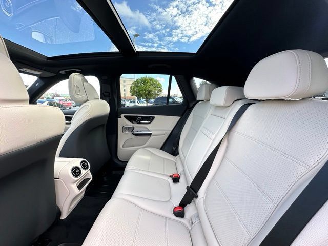 New 2027 Mercedes-Benz GLC 300 4MATIC image 29
