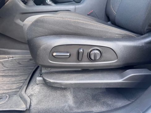 Used 2019 Chevrolet Traverse LT w/ LPO, Floor Liner Package AWD/4WD image 15