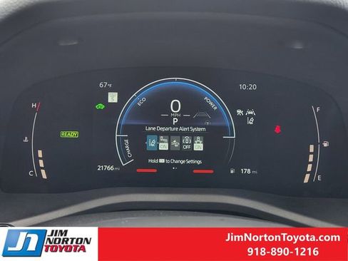 Used 2025 Toyota Camry SE w/ Convenience Package FWD image 17