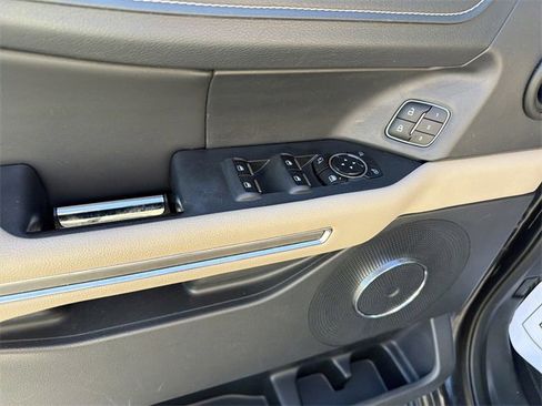 Used 2024 Ford Expedition Max XLT image 14