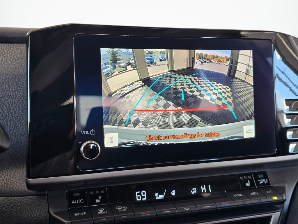 Used 2025 Toyota Camry LE w/ Convenience Package FWD image 27