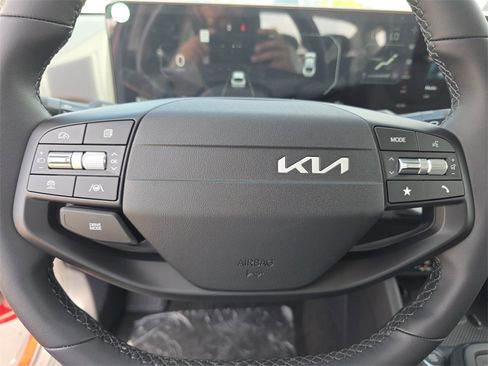 New 2025 Kia K4 EX image 29