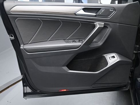 Used 2024 Volkswagen Tiguan SEL R-Line image 20