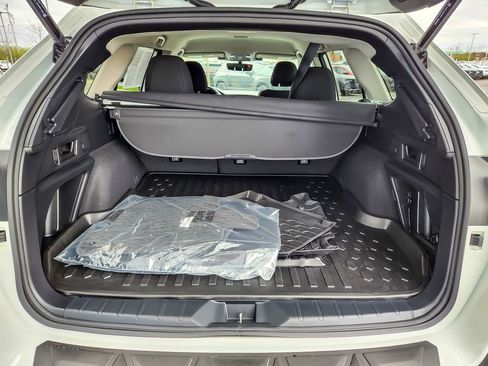 Certified 2025 Subaru Outback Premium w/ Popular Package #1A image 17