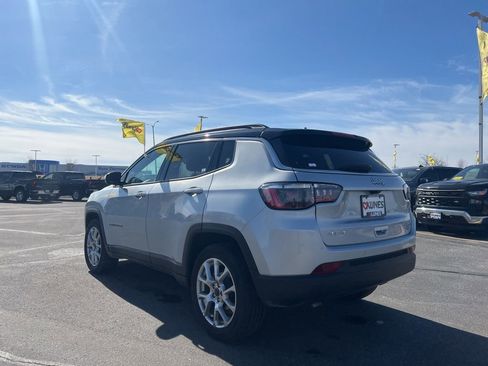 Used 2025 Jeep Compass Limited image 6