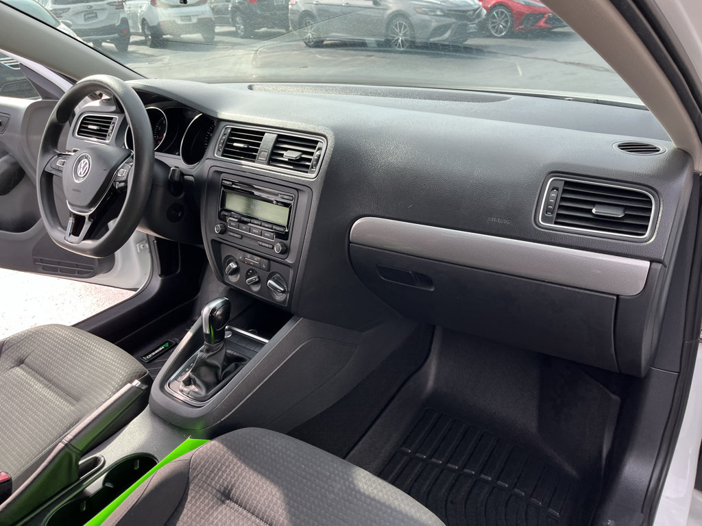 Used 2015 Volkswagen Jetta SE FWD image 41