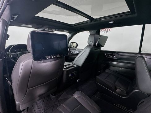 Used 2021 Chevrolet Suburban RST w/ Luxury Package image 22