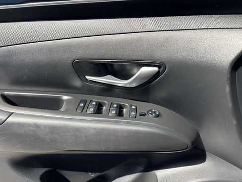 Used 2022 Hyundai Tucson SE AWD/4WD image 16