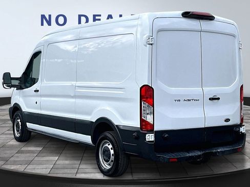 Used 2018 Ford Transit 250 image 4