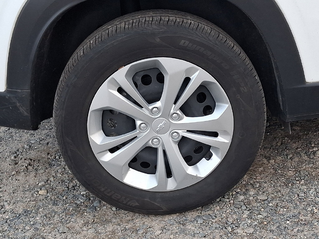 Certified 2024 Chevrolet Trax LS FWD image 32