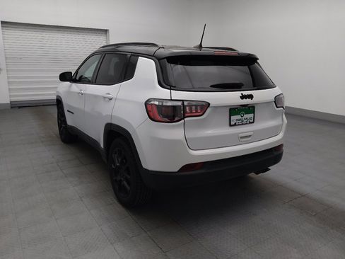 Used 2022 Jeep Compass Latitude FWD image 5