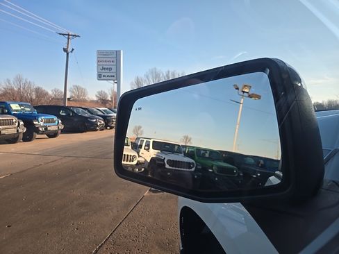 Used 2021 Chevrolet Silverado 1500 LT w/ Z71 Off-Road Package image 34