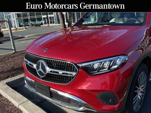 Certified 2025 Mercedes-Benz GLC 300 4MATIC image 1