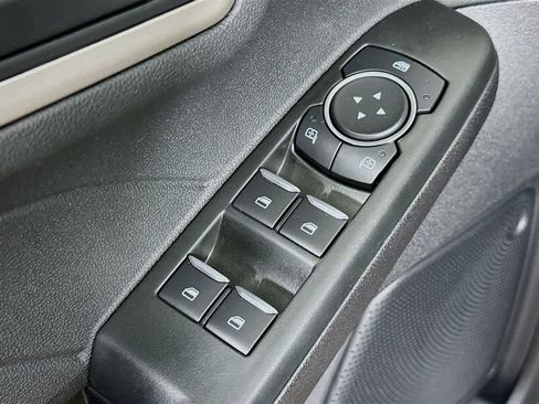 Certified 2022 Ford Escape SE image 28