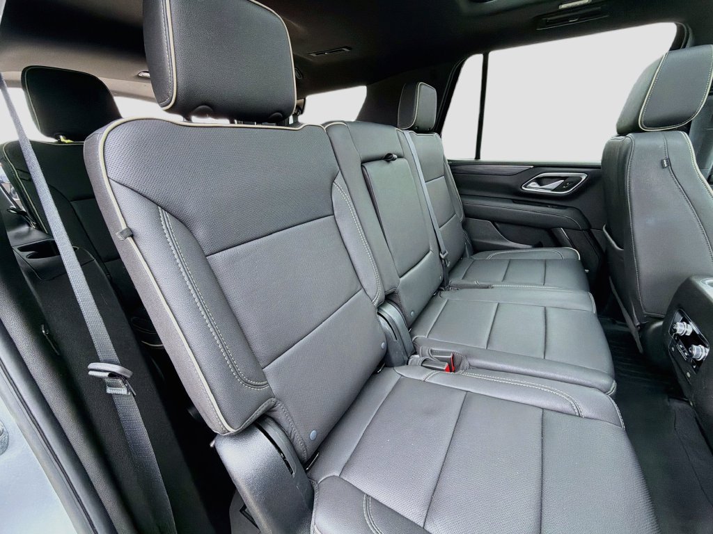 Used 2023 GMC Yukon SLT w/ SLT Premium Package AWD/4WD image 32