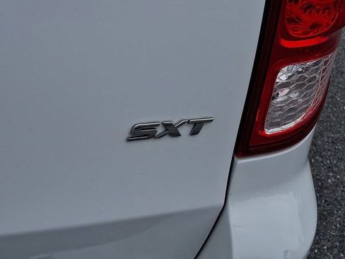 Used 2016 Dodge Grand Caravan SXT FWD image 30