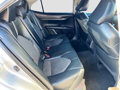 Used 2022 Toyota Camry SE w/ Carpet Mat Package (TMS) AWD/4WD image 24
