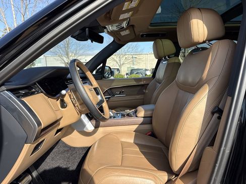 Used 2023 Land Rover Range Rover SE image 3