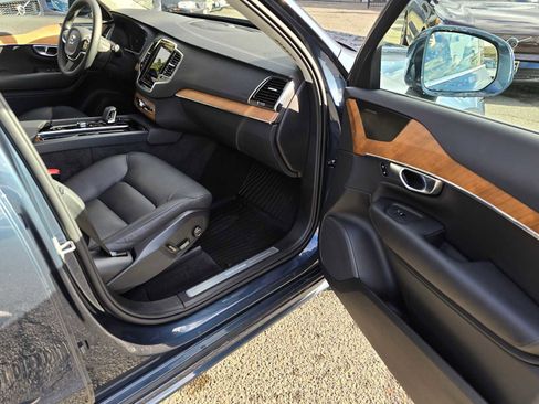 Certified 2024 Volvo XC90 T8 Plus w/ Protection Package Premier image 12