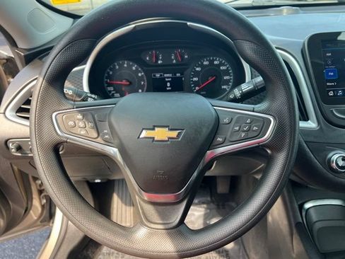 Used 2024 Chevrolet Malibu LT FWD image 10