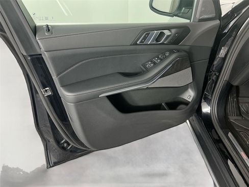 Used 2026 BMW X5 xDrive50e w/ Premium Package AWD/4WD image 18