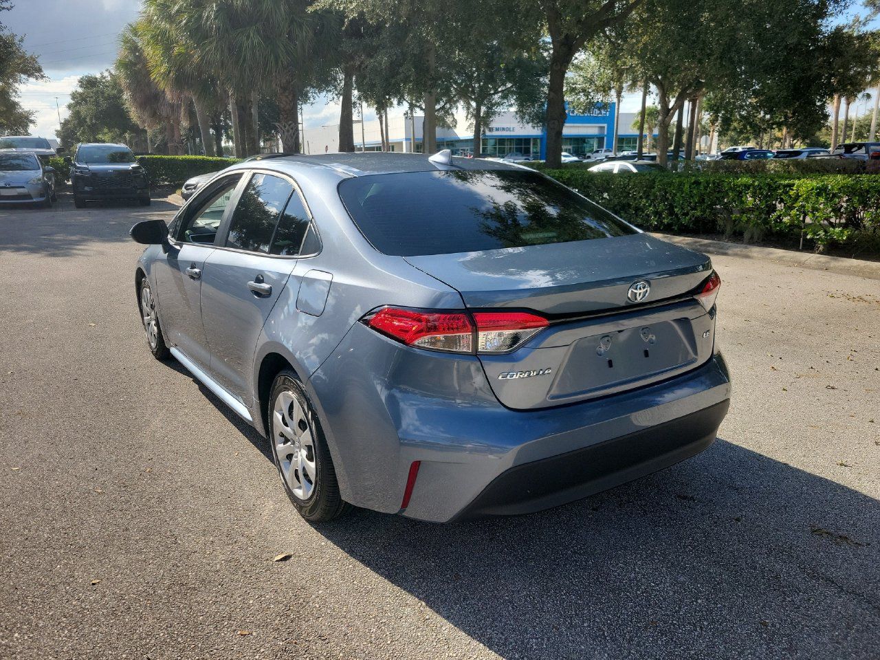 Used 2023 Toyota Corolla LE FWD image 4