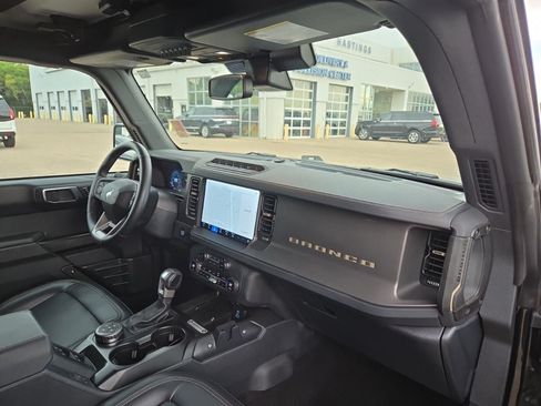 Used 2025 Ford Bronco Badlands AWD/4WD image 13
