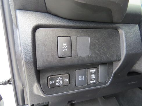 Used 2023 Toyota Tacoma TRD Sport AWD/4WD image 19