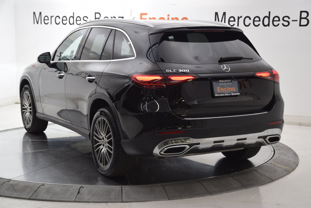 Used 2023 Mercedes-Benz GLC 300 image 4