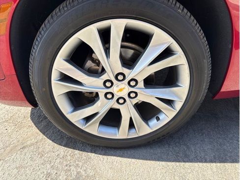 Used 2019 Chevrolet Blazer Premier w/ Sun and Wheels Package FWD image 12