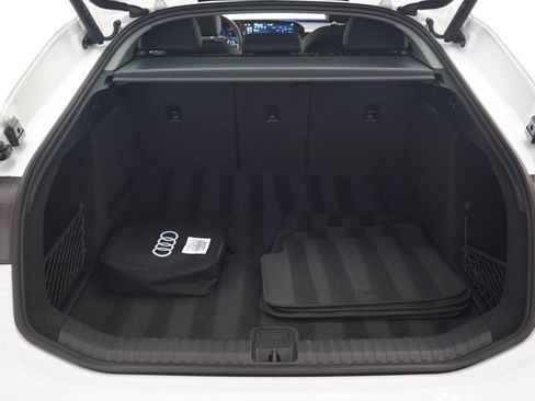 Used 2025 Audi A6 e-tron Premium Plus w/ Premium Plus RWD image 12