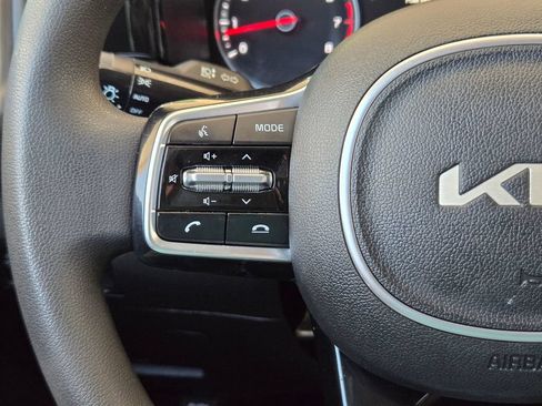 Used 2023 Kia Sorento LX AWD/4WD image 21