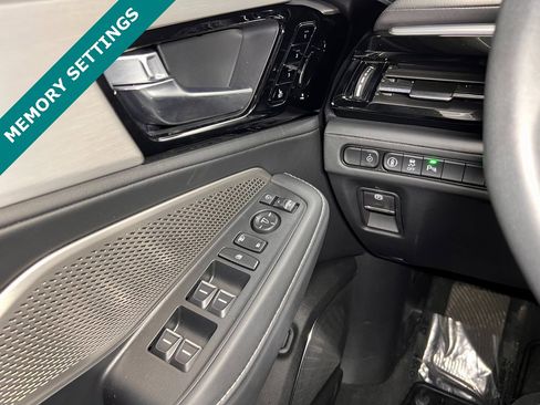 Used 2024 Acura MDX SH-AWD image 7