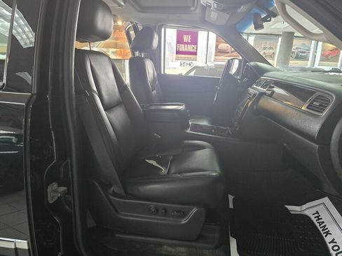 Used 2013 GMC Yukon XL Denali image 17