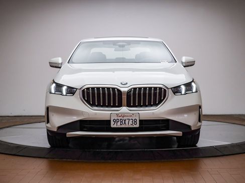 Certified 2025 BMW 530i w/ Premium Package image 2