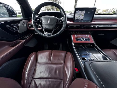 Used 2021 Lincoln Aviator Reserve w/ Equipment Group 202A image 2