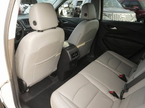 Used 2024 Chevrolet Equinox LT image 11