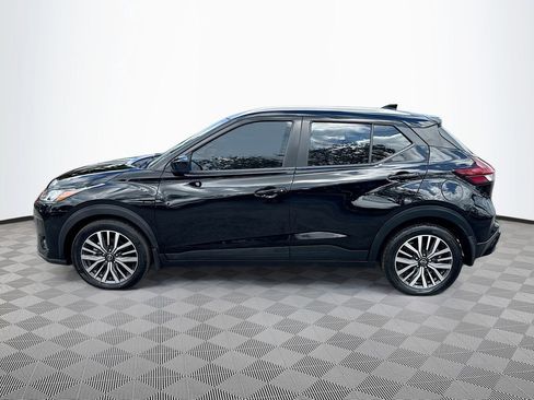 Used 2022 Nissan Kicks SV FWD image 9