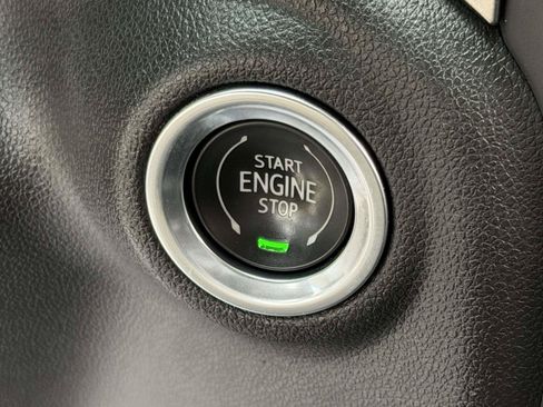 Used 2022 Chevrolet Silverado 1500 LT AWD/4WD image 18