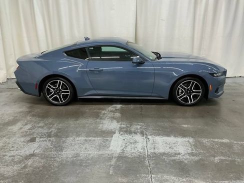 Used 2024 Ford Mustang Coupe RWD image 4