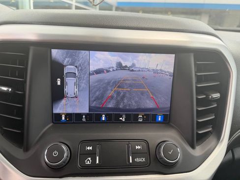 Used 2023 GMC Acadia SLT w/ Technology Package AWD/4WD image 11